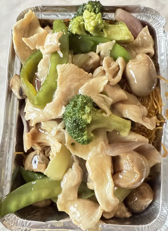 705. Chicken Chow Mein 雜菜雞片炒麵